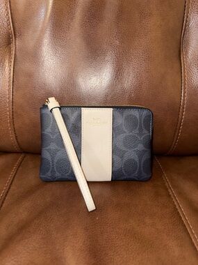 Coach Corner Zip Wristlet